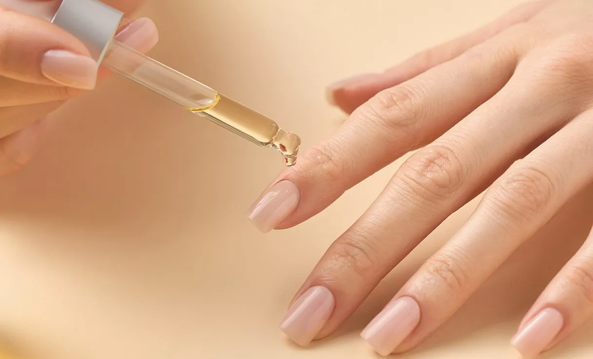 Nagellack und Nagelpflege