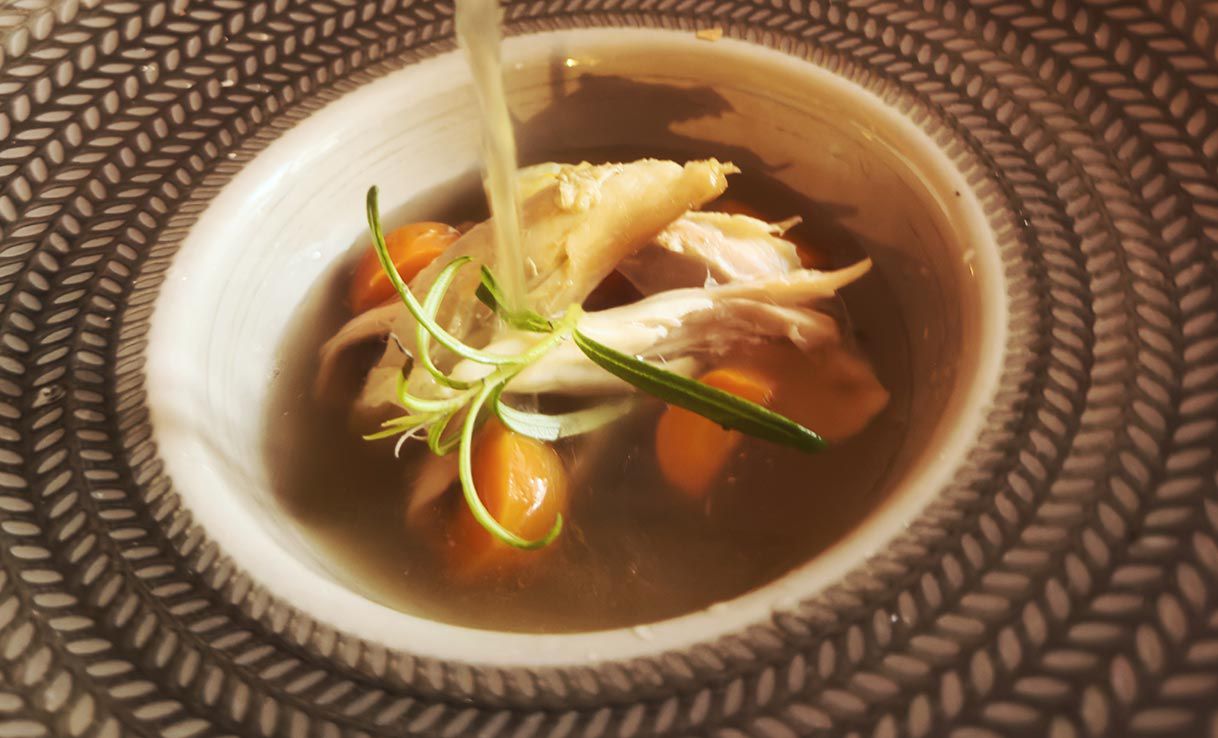 Selbstgemachte Hühnersuppe 