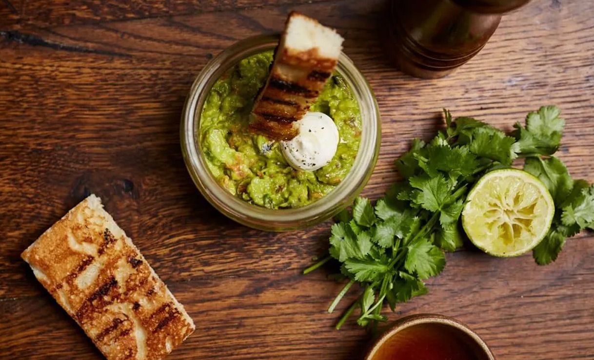 role="Frisch gegrillte Guacamole, Foccaccia, Ahornsirup-Pfeffer-Creme"