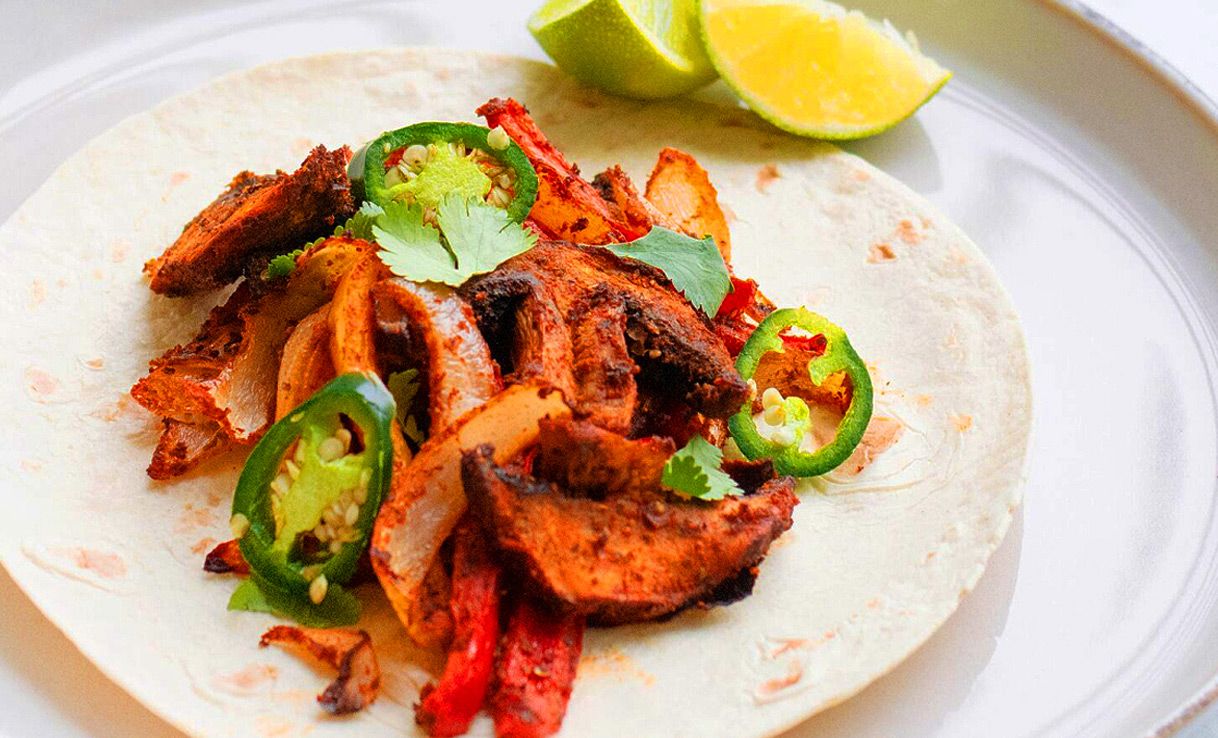 Hühnchen-Saté mit Erdnusssauce