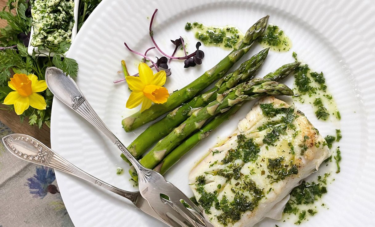 Fisch mit Frühlingskräuterbutter