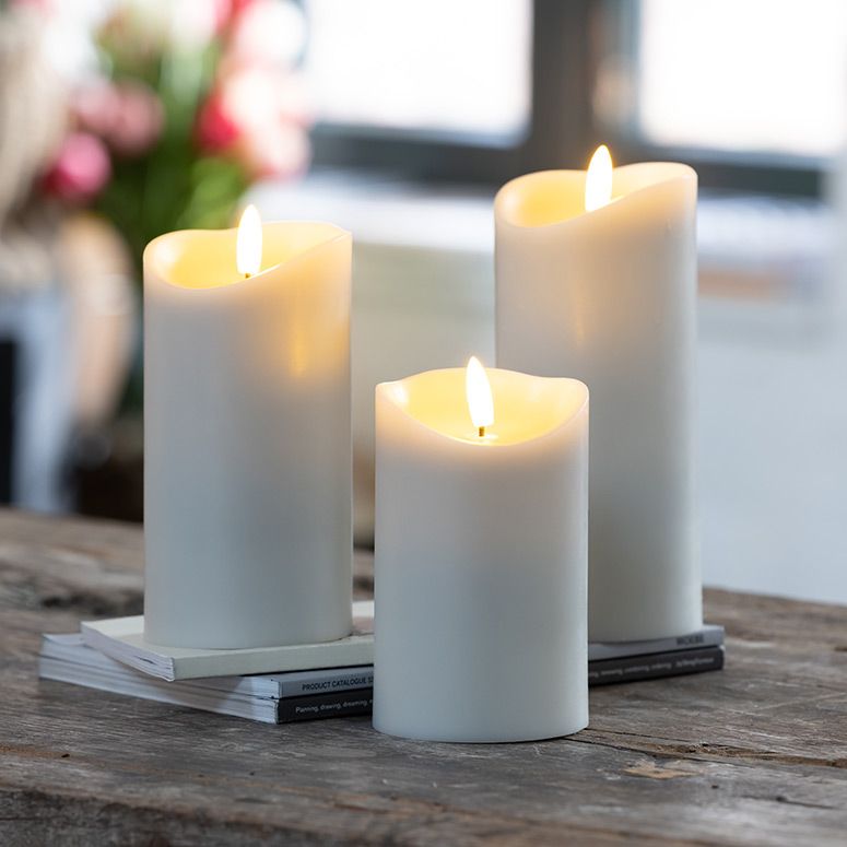 ELAMBIA LED Kerze mit Wackel-Flamme