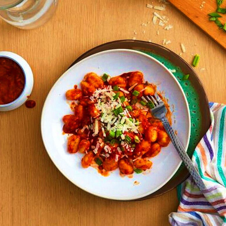 Gnocchi mit Chilisoße (Gochujang)