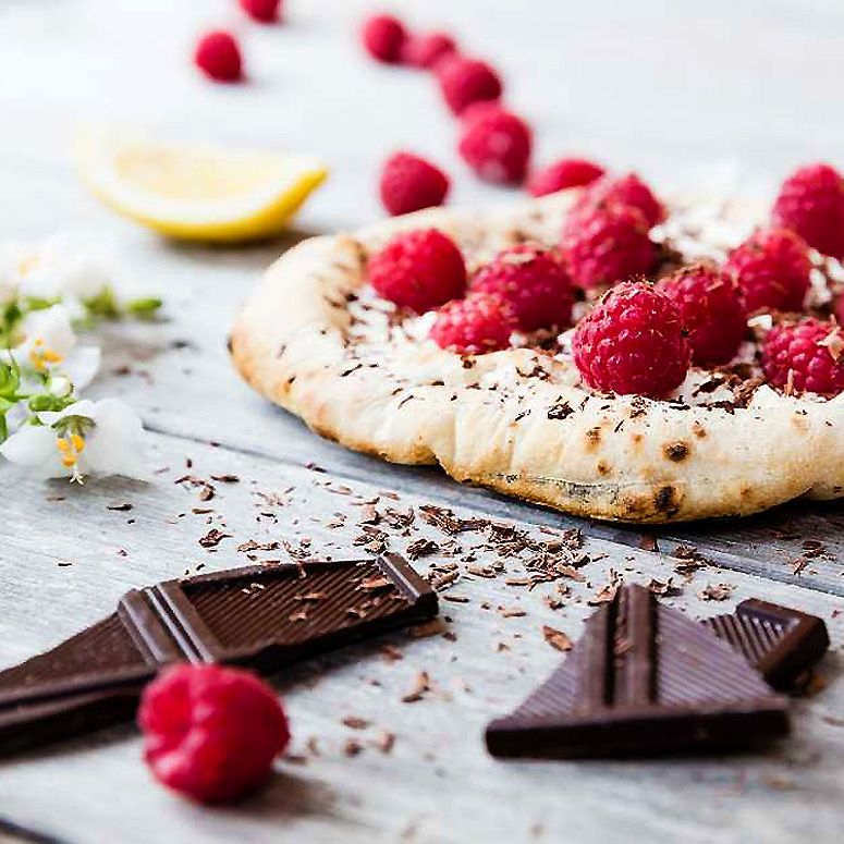 Pizza mit Himbeer-Mascarpone & dunkler Schokolade