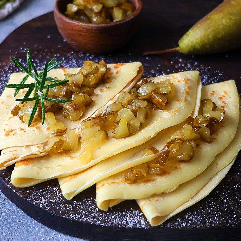 Crêpes mit Birnen-Amaretto