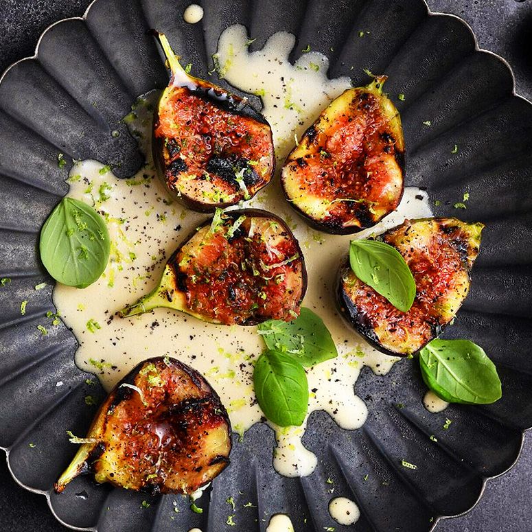 Gegrillte Feigen mit Übersee-Rumschaum