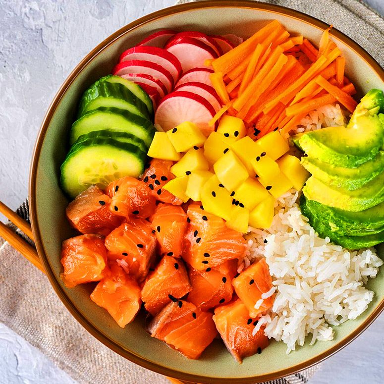 Poké Bowl mit Lachs