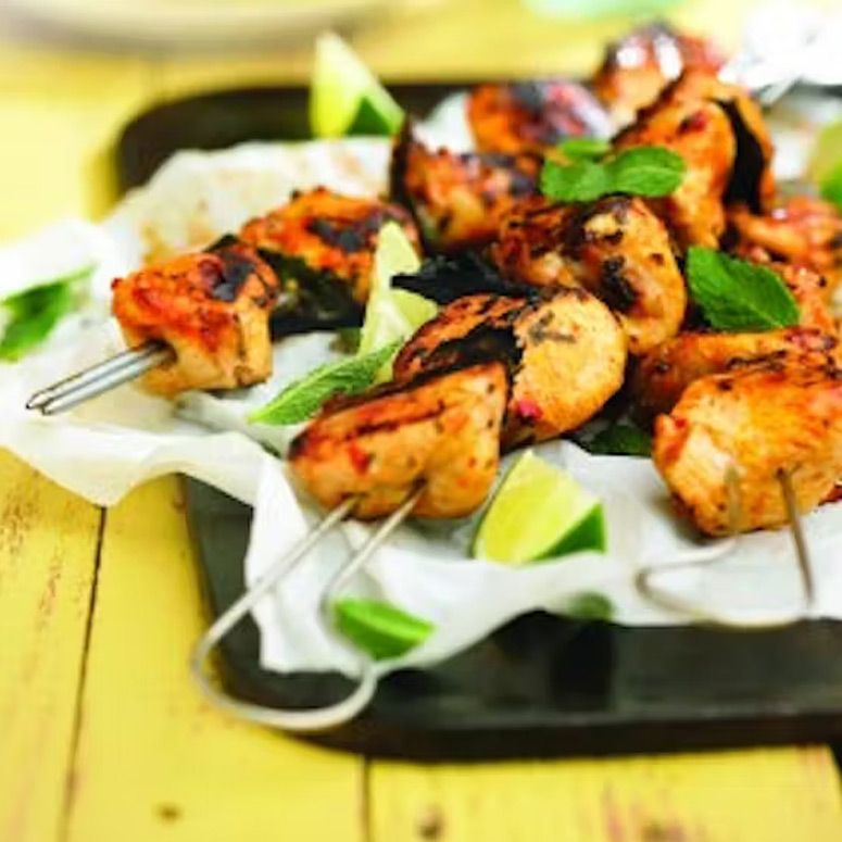 Brasilianische Cachaça-Hähnchenkebabs