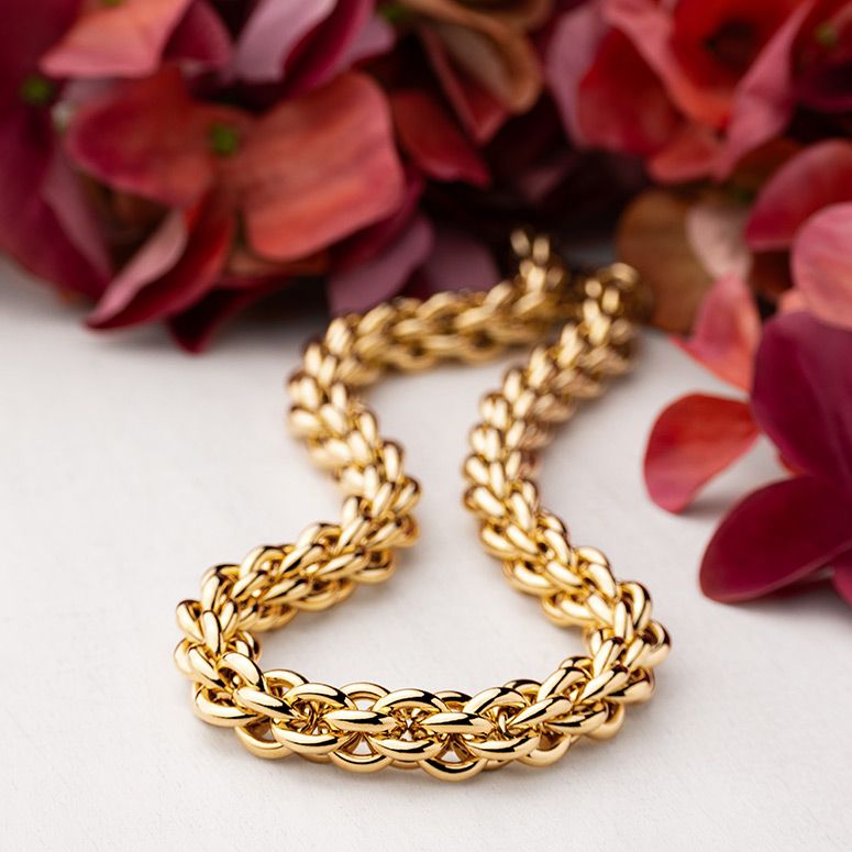 Zeitloser Goldschmuck